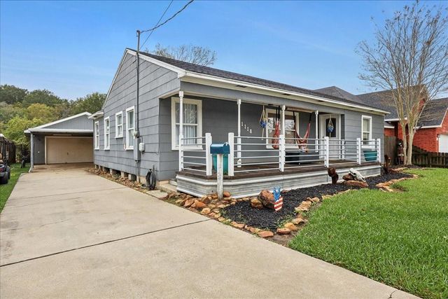 1118 West Drive, Port Neches, TX 77651