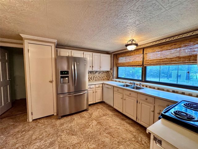 106 Westlake Road, Trinity, TX 75862
