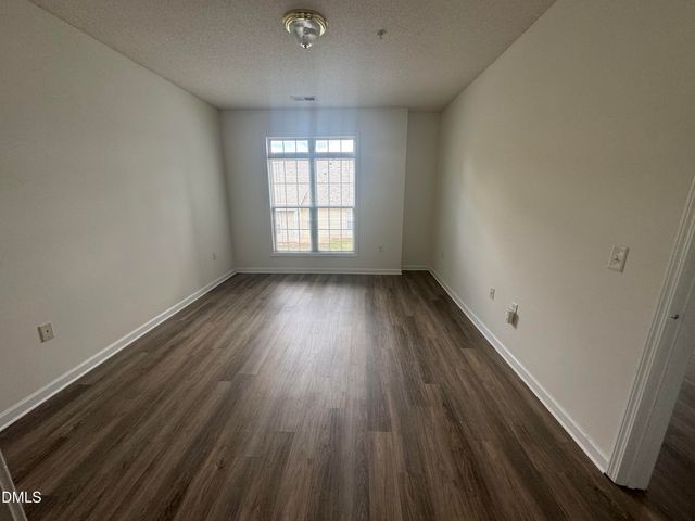 2511 Friedland Place 202, Raleigh, NC 27617