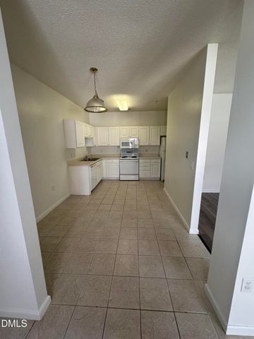 2511 Friedland Place 202, Raleigh, NC 27617