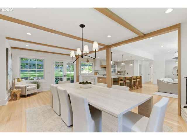1685 Sw MIDVALE Rd, Portland, OR 97219
