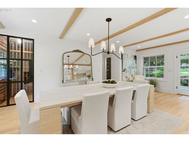 1685 Sw MIDVALE Rd, Portland, OR 97219