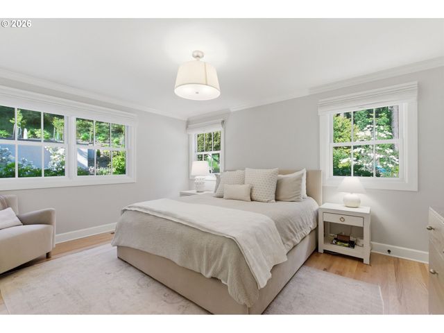 1685 Sw MIDVALE Rd, Portland, OR 97219