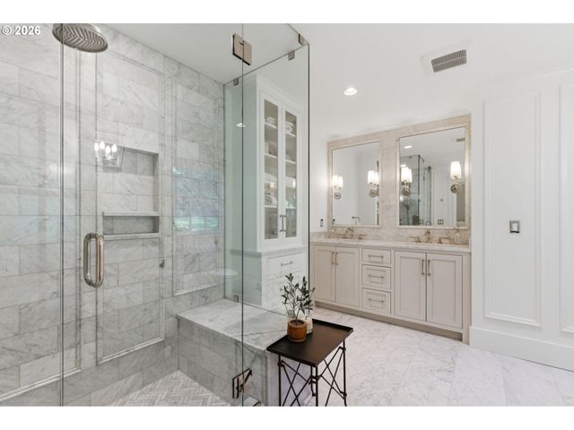 1685 Sw MIDVALE Rd, Portland, OR 97219