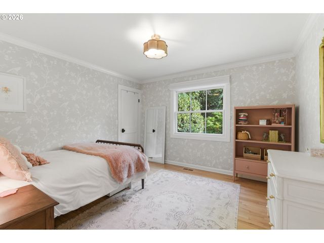 1685 Sw MIDVALE Rd, Portland, OR 97219