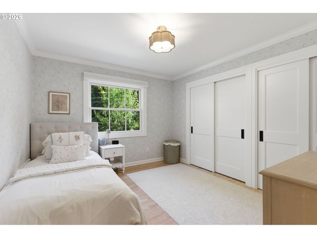 1685 Sw MIDVALE Rd, Portland, OR 97219