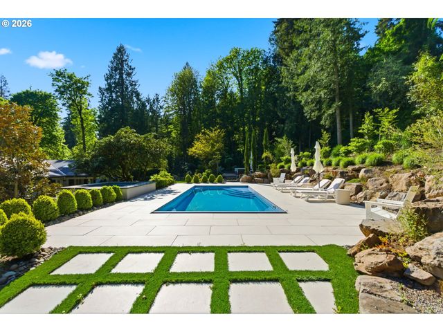 1685 Sw MIDVALE Rd, Portland, OR 97219