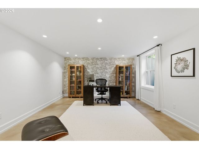 1685 Sw MIDVALE Rd, Portland, OR 97219