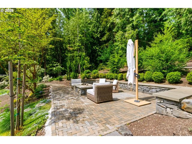 1685 Sw MIDVALE Rd, Portland, OR 97219