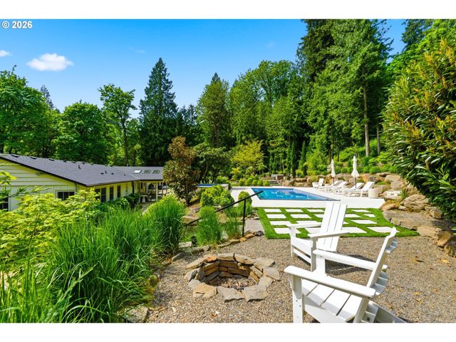 1685 Sw MIDVALE Rd, Portland, OR 97219