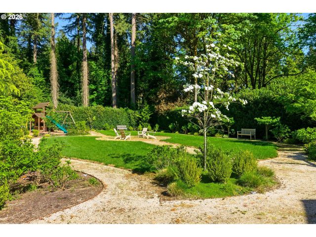 1685 Sw MIDVALE Rd, Portland, OR 97219