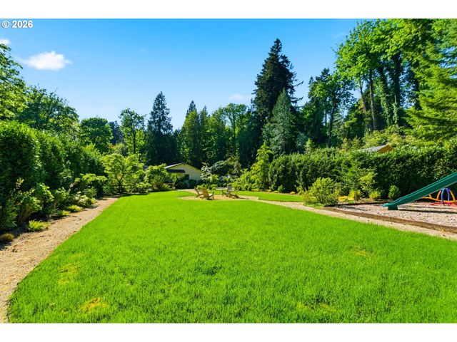 1685 Sw MIDVALE Rd, Portland, OR 97219