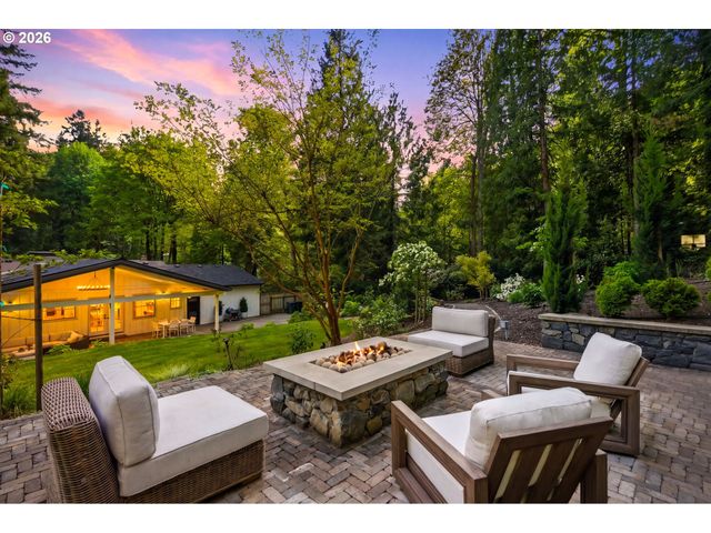 1685 Sw MIDVALE Rd, Portland, OR 97219