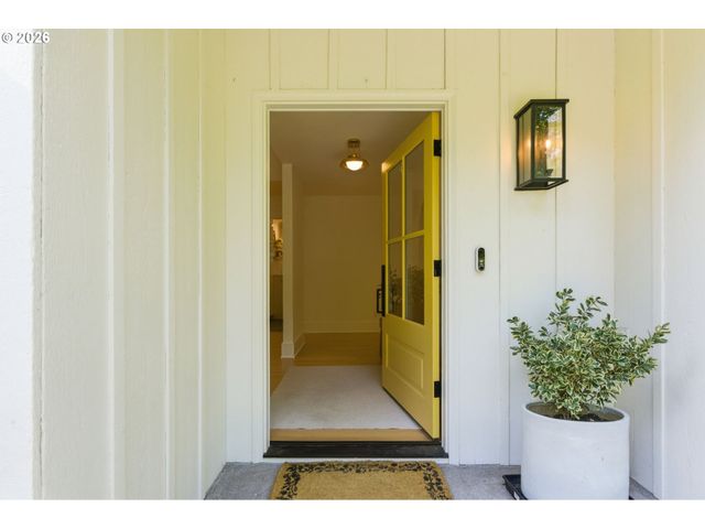 1685 Sw MIDVALE Rd, Portland, OR 97219