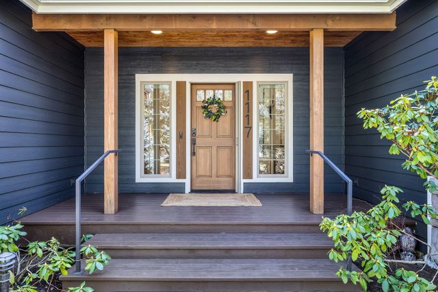 1117 E Creekside Court, Sisters, OR 97759