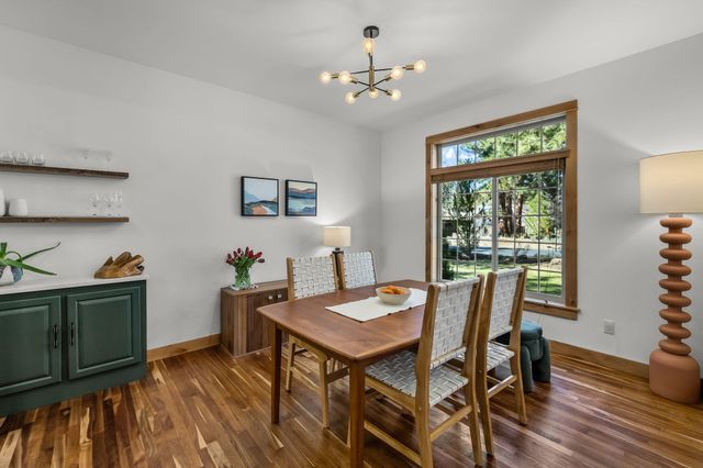 1117 E Creekside Court, Sisters, OR 97759