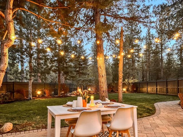 1117 E Creekside Court, Sisters, OR 97759