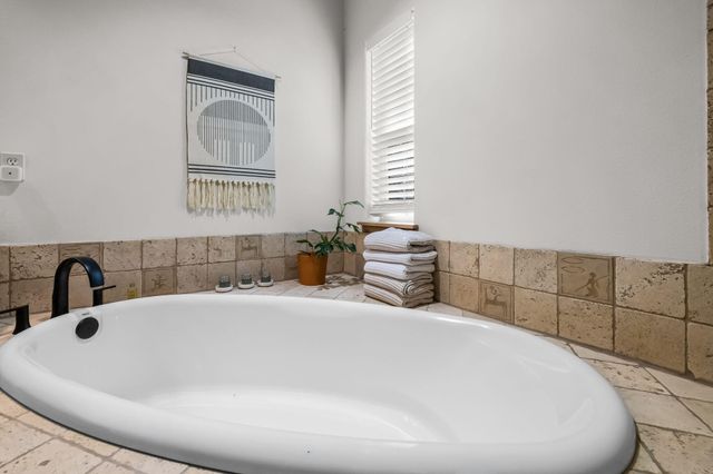 1117 E Creekside Court, Sisters, OR 97759