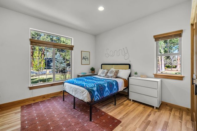 1117 E Creekside Court, Sisters, OR 97759