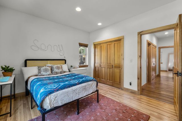 1117 E Creekside Court, Sisters, OR 97759