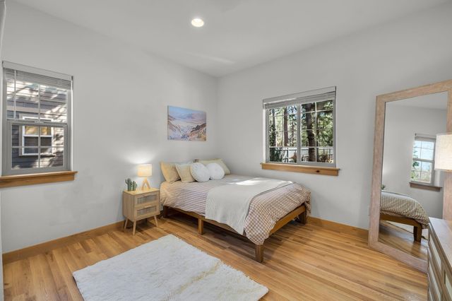 1117 E Creekside Court, Sisters, OR 97759