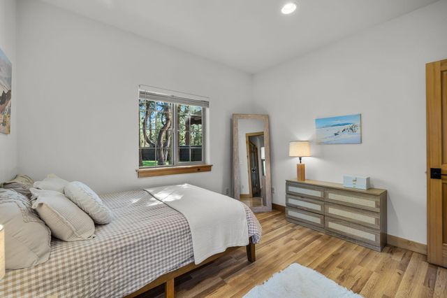 1117 E Creekside Court, Sisters, OR 97759