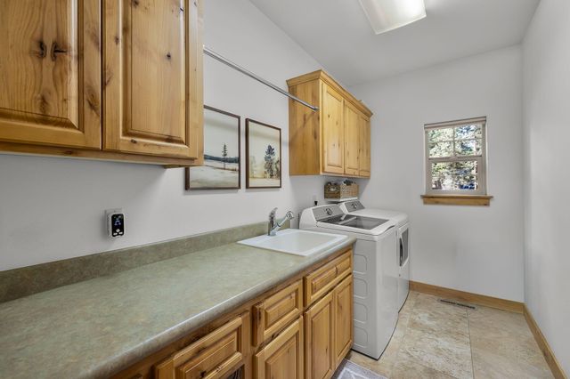 1117 E Creekside Court, Sisters, OR 97759