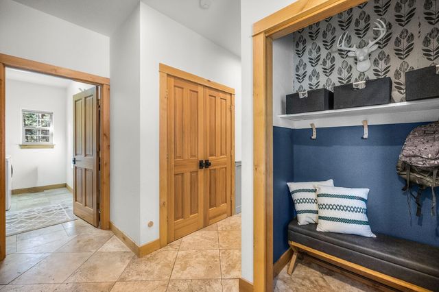 1117 E Creekside Court, Sisters, OR 97759