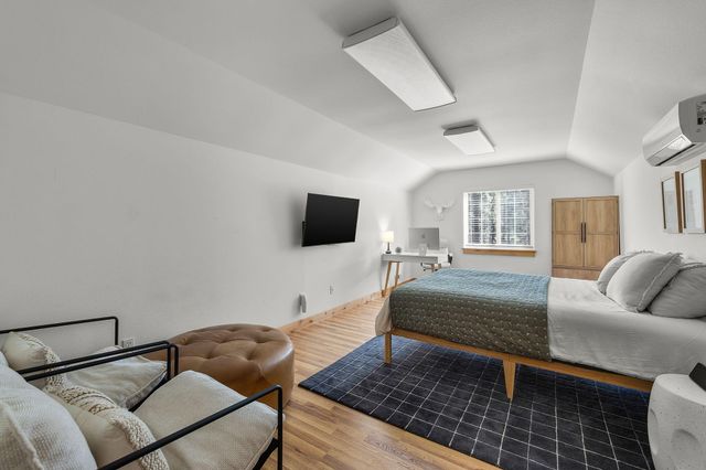 1117 E Creekside Court, Sisters, OR 97759