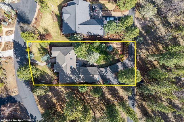 1117 E Creekside Court, Sisters, OR 97759