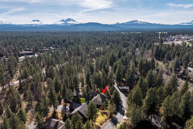 1117 E Creekside Court, Sisters, OR 97759