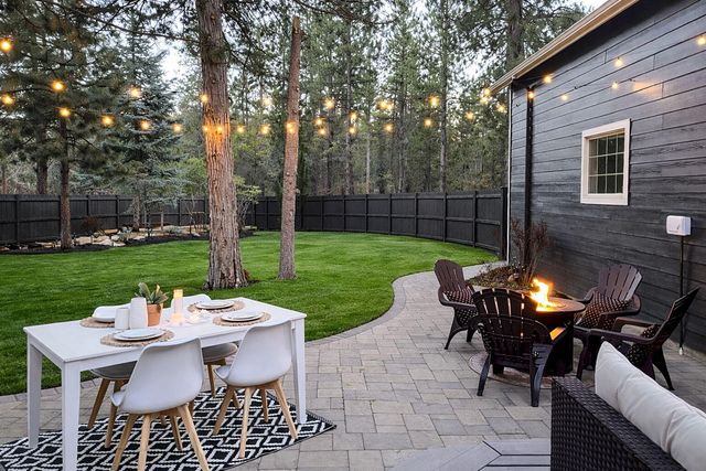 1117 E Creekside Court, Sisters, OR 97759