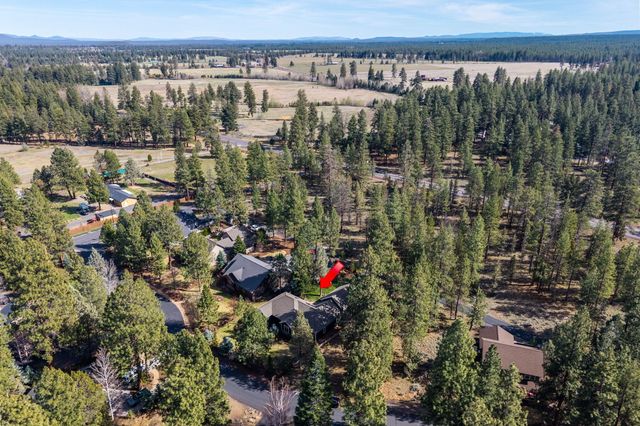 1117 E Creekside Court, Sisters, OR 97759