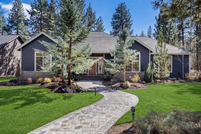 1117 E Creekside Court, Sisters, OR 97759