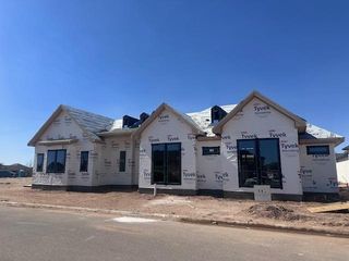 5808 Garrett Dr, Midland, TX 79707