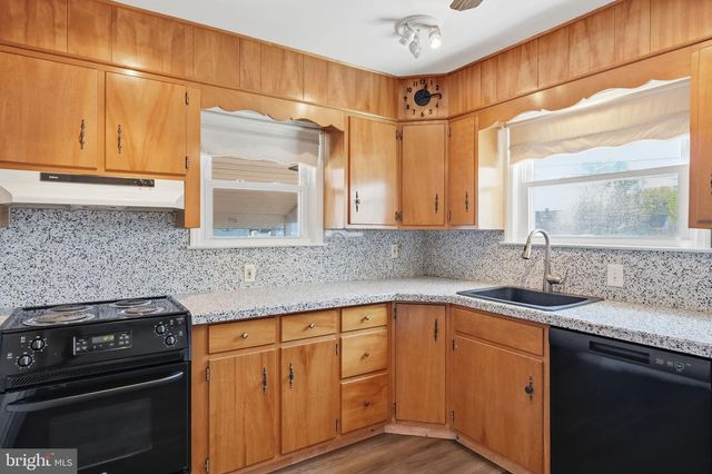 1704 LINCOLN ST, Bethlehem, PA 18017