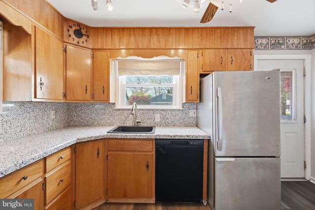 1704 LINCOLN ST, Bethlehem, PA 18017