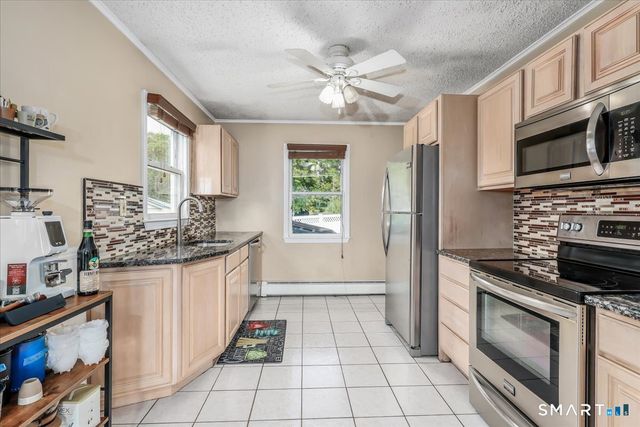 79 Aircraft Road, West Haven, CT 06516