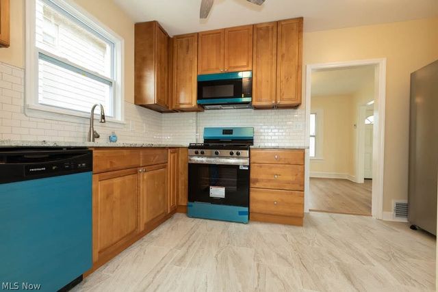 3720 Washington Park, Newburgh Heights, OH 44105
