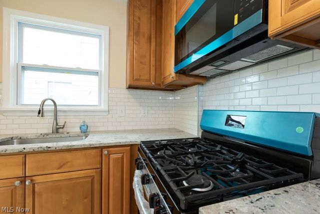 3720 Washington Park, Newburgh Heights, OH 44105