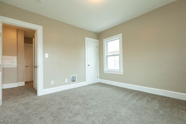 3720 Washington Park, Newburgh Heights, OH 44105