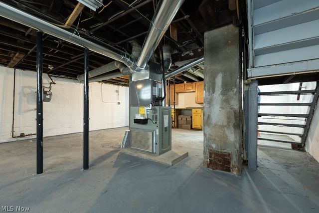 3720 Washington Park, Newburgh Heights, OH 44105