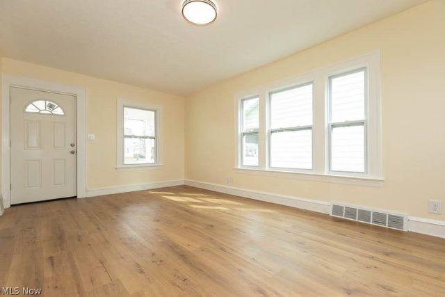 3720 Washington Park, Newburgh Heights, OH 44105