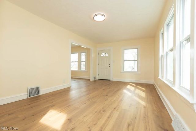3720 Washington Park, Newburgh Heights, OH 44105