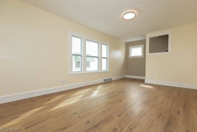 3720 Washington Park, Newburgh Heights, OH 44105