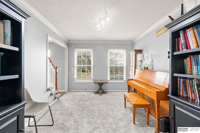 10016 Floyd Street, La Vista, NE 68128