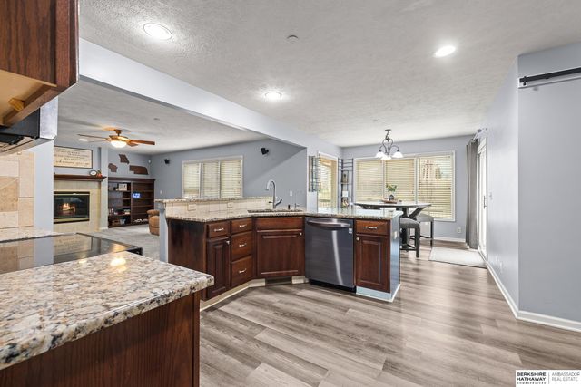 10016 Floyd Street, La Vista, NE 68128