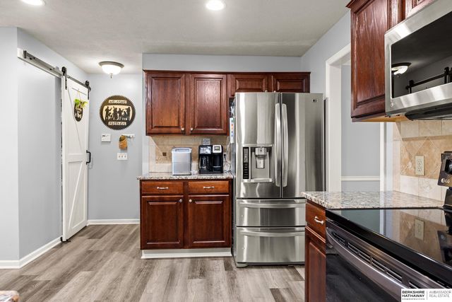 10016 Floyd Street, La Vista, NE 68128