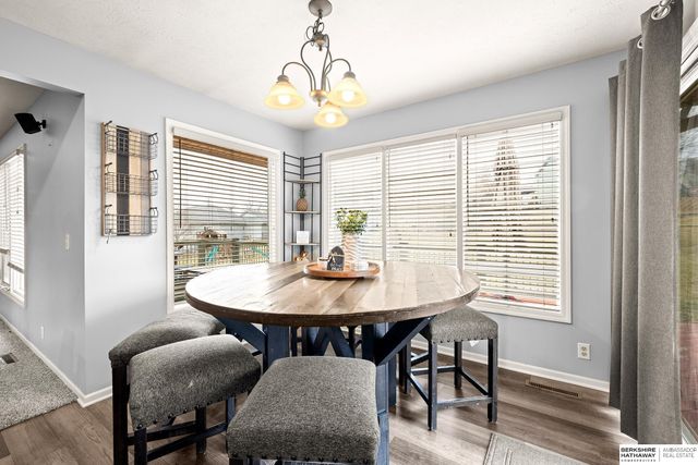 10016 Floyd Street, La Vista, NE 68128