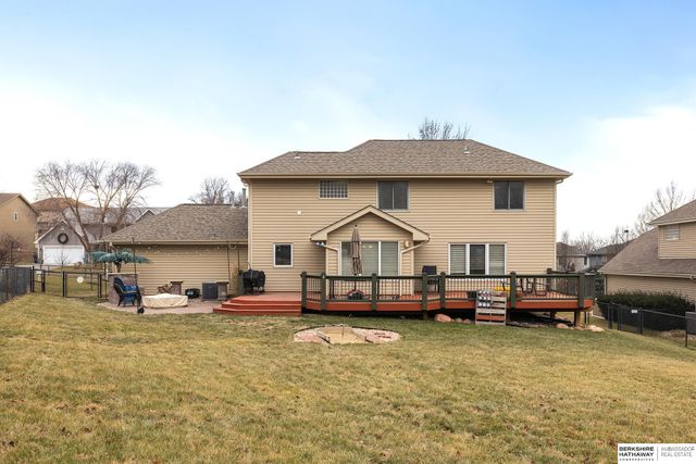 10016 Floyd Street, La Vista, NE 68128